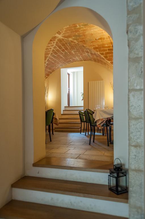 La Locanda Di Mariella Dal 1950 Poggio Picenze Exterior foto